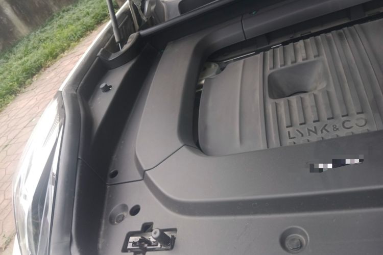 Used Lynk & Co 09 EM-P 2021 2.0T PHEV Halo Six-Seater Engine Bay Right