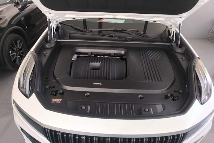 Used Lynk & Co 09 EM-P 2021 2.0T PHEV Halo Seven-Seater Engine Bay