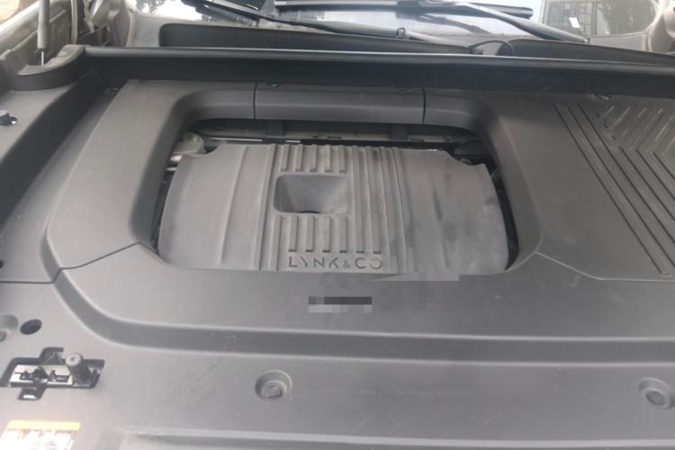 Used Lynk & Co 09 EM-P 2021 2.0T PHEV Halo Six-Seater Engine Bay