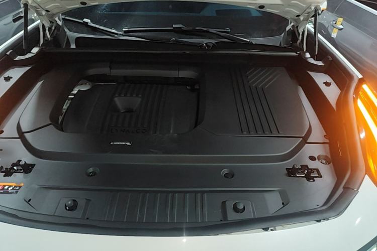 Used Lynk & Co 09 EM-P 2021 2.0T PHEV Halo Six-Seater Engine Bay