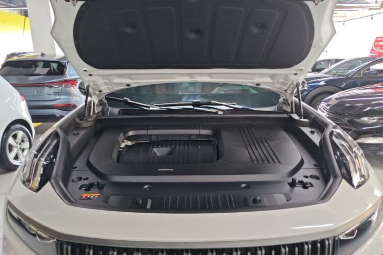 Used Lynk & Co 09 EM-P 2021 2.0T PHEV Halo Six-Seater Engine Bay