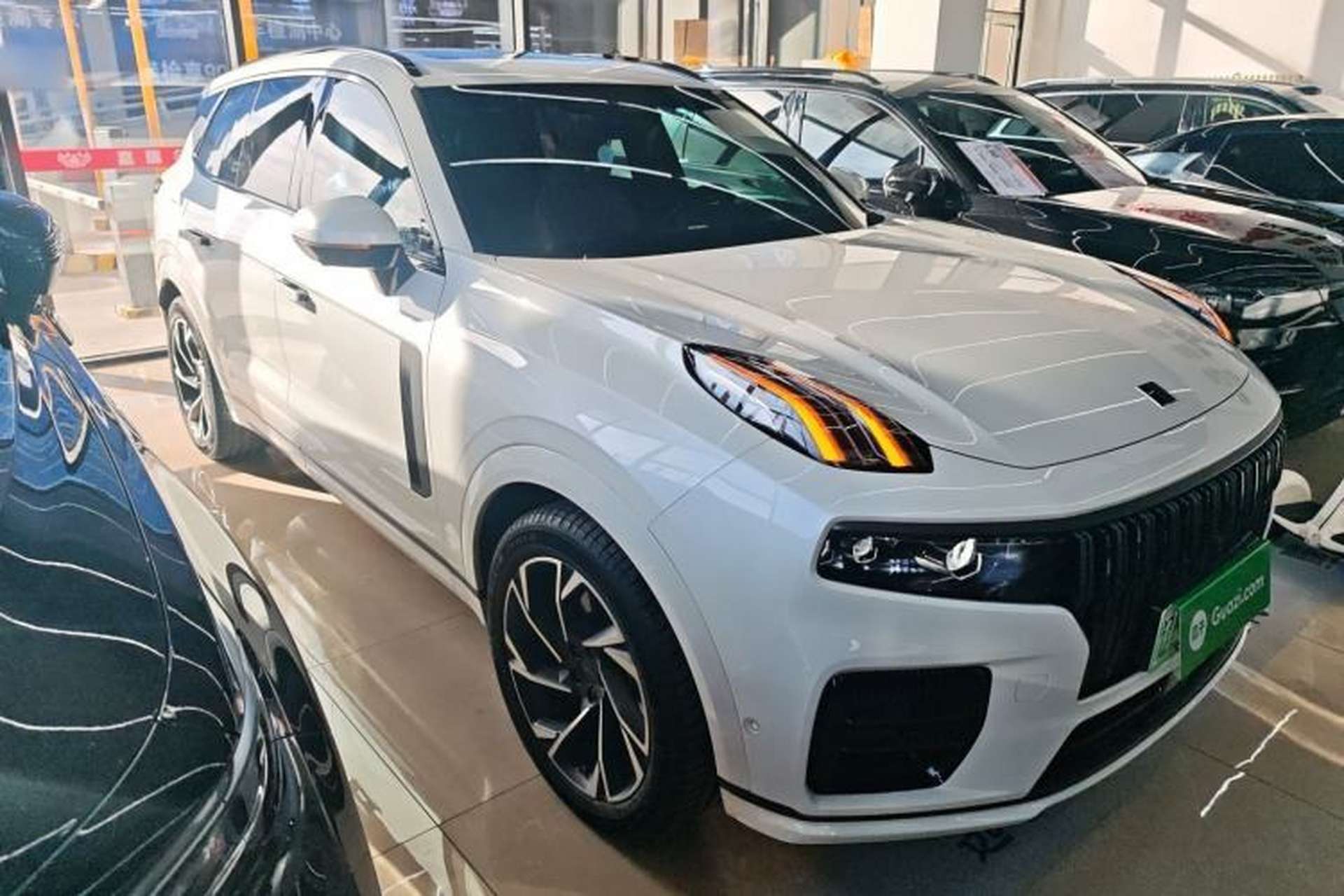 Used Lynk & Co 09 EM-P 2021 2.0T PHEV Halo Six-Seater Exterior 2