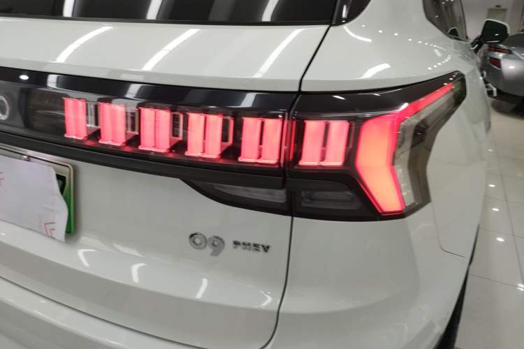 Used Lynk & Co 09 EM-P 2021 2.0T PHEV Halo Six-Seater Exterior 3