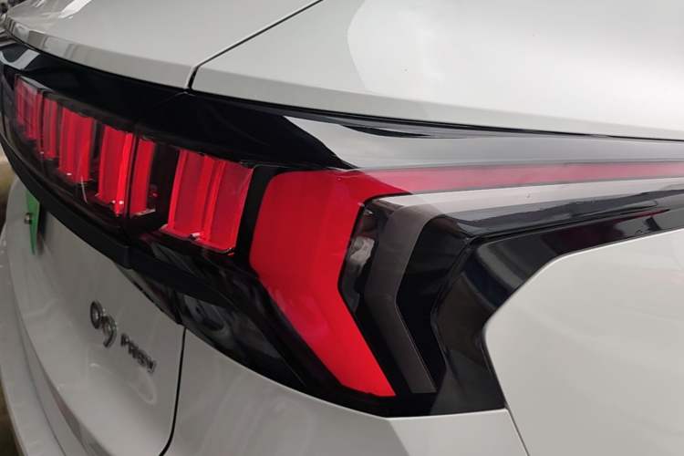 Used Lynk & Co 09 EM-P 2021 2.0T PHEV Halo Seven-Seater Exterior 3