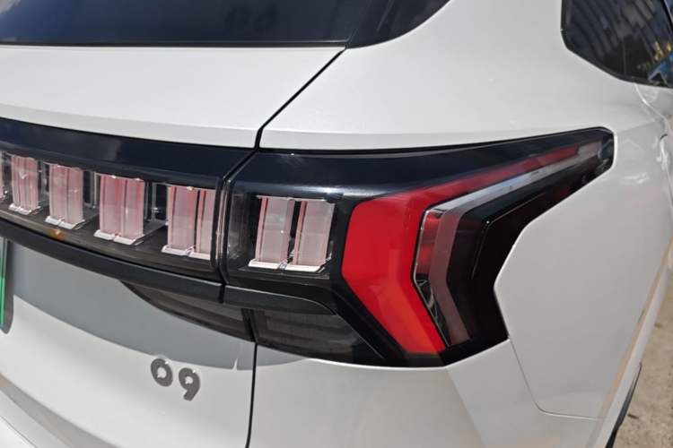 Used Lynk & Co 09 EM-P 2021 2.0T PHEV Halo Six-Seater Exterior 3
