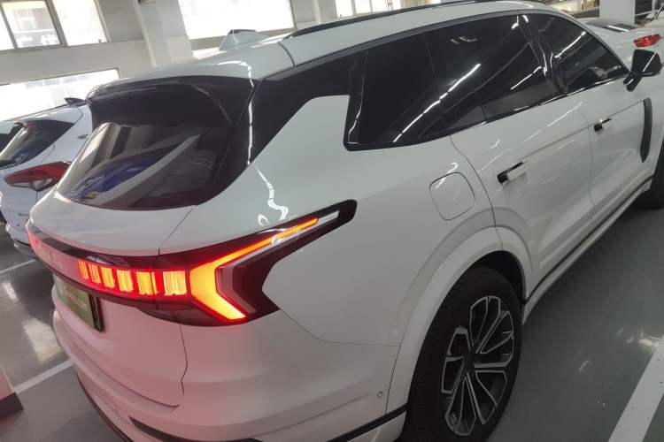 Used Lynk & Co 09 EM-P 2021 2.0T PHEV Halo Six-Seater Exterior 5