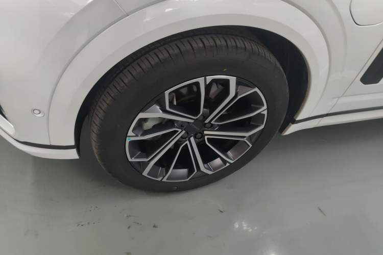Used Lynk & Co 09 EM-P 2021 2.0T PHEV Halo Six-Seater Exterior 7