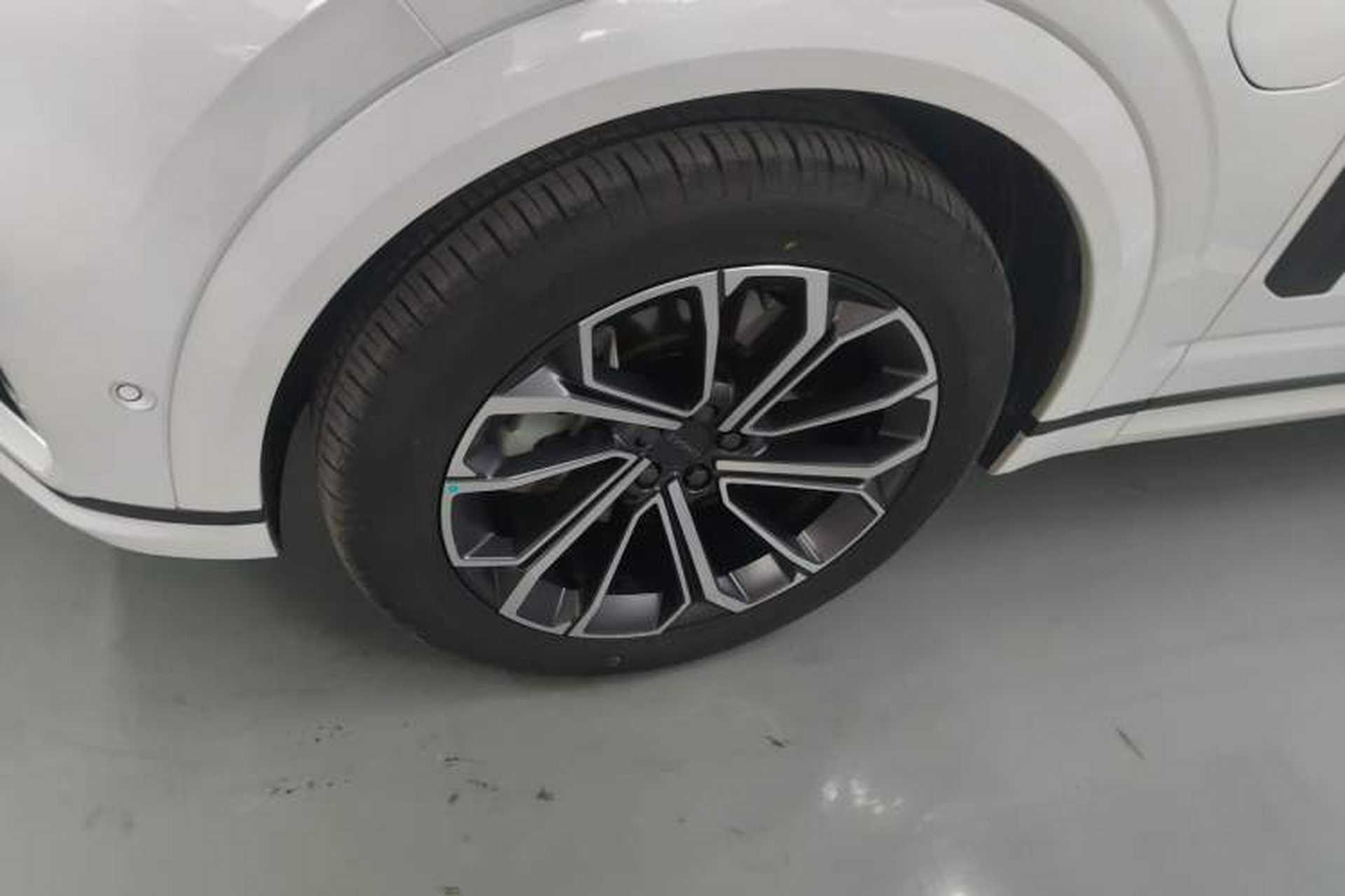 Used Lynk & Co 09 EM-P 2021 2.0T PHEV Halo Six-Seater Exterior 7
