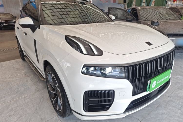 Used Lynk & Co 09 EM-P 2021 2.0T PHEV Ultra Six-Seater Front Right 45 Deg