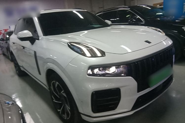 Used Lynk & Co 09 EM-P 2021 2.0T PHEV Halo Seven-Seater Front Right 45 Deg