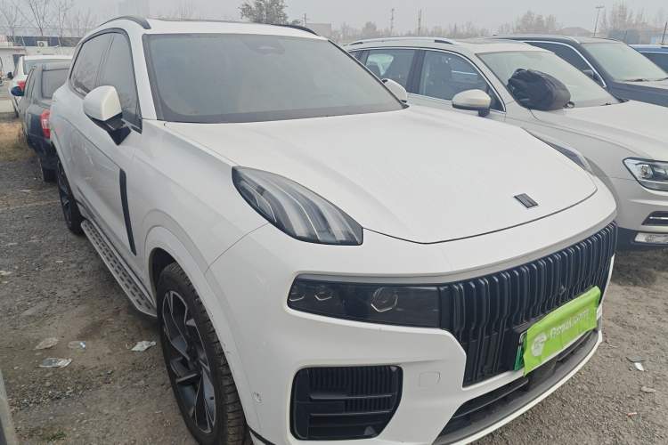 Used Lynk & Co 09 EM-P 2021 2.0T PHEV Halo Seven-Seater Front Right 45 Deg