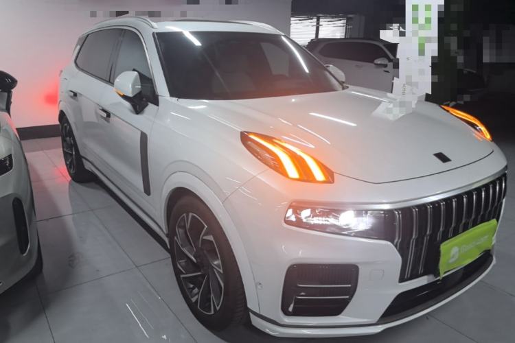 Used Lynk & Co 09 EM-P 2021 2.0T PHEV Ultra Six-Seater Front Right 45 Deg
