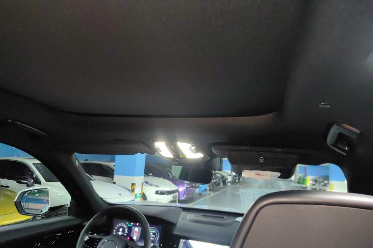 Used Lynk & Co 09 EM-P 2021 2.0T PHEV Halo Six-Seater Headliner