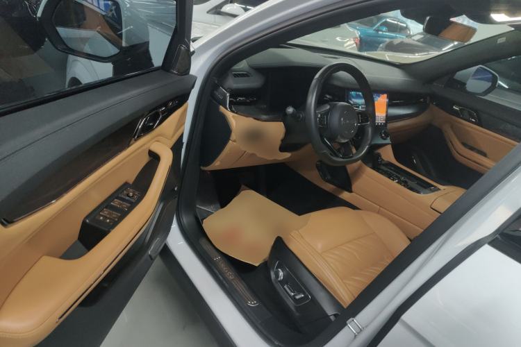 Used Lynk & Co 09 EM-P 2021 2.0T PHEV Halo Six-Seater Interior 3