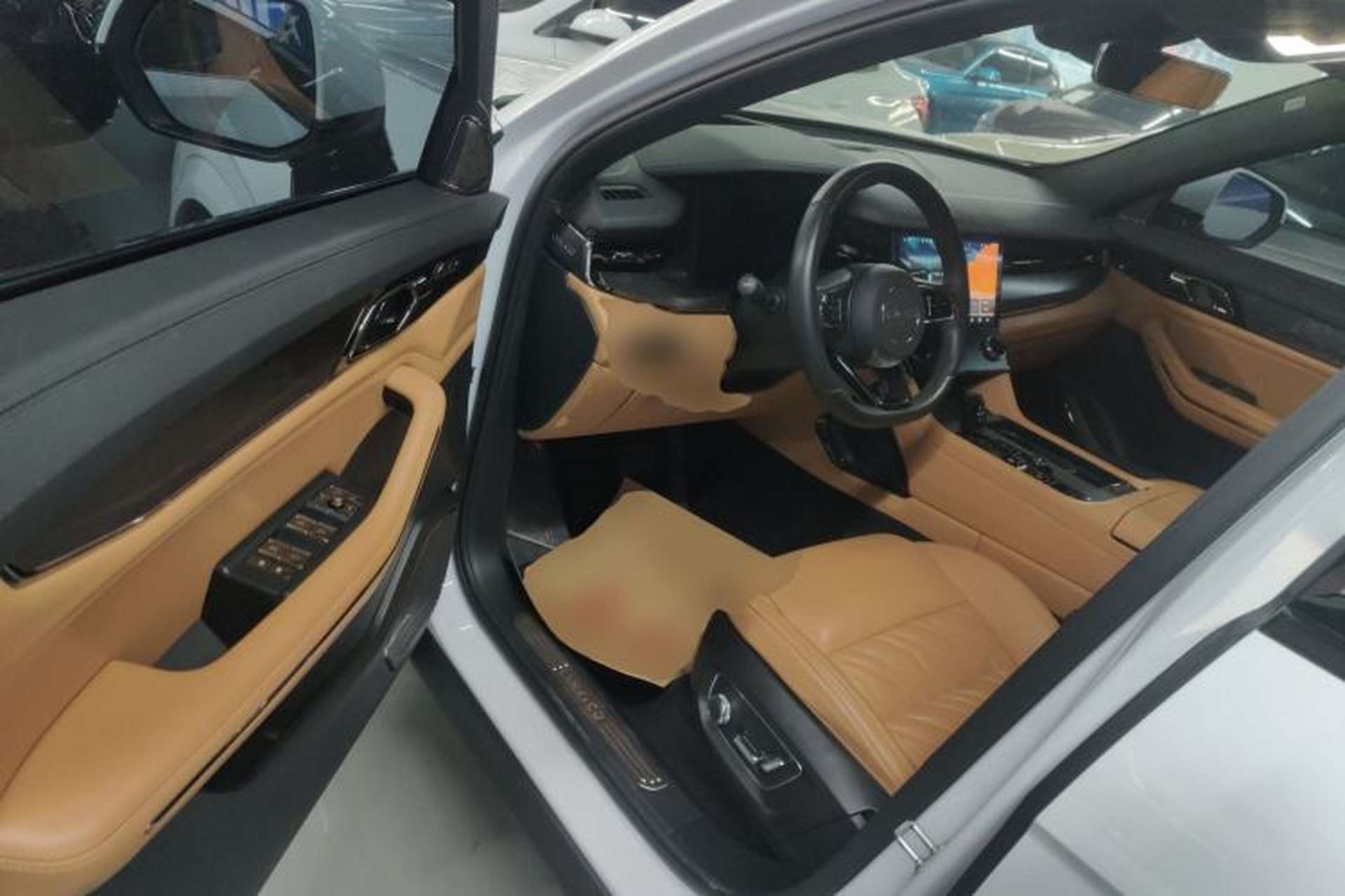 Used Lynk & Co 09 EM-P 2021 2.0T PHEV Halo Six-Seater Interior 3