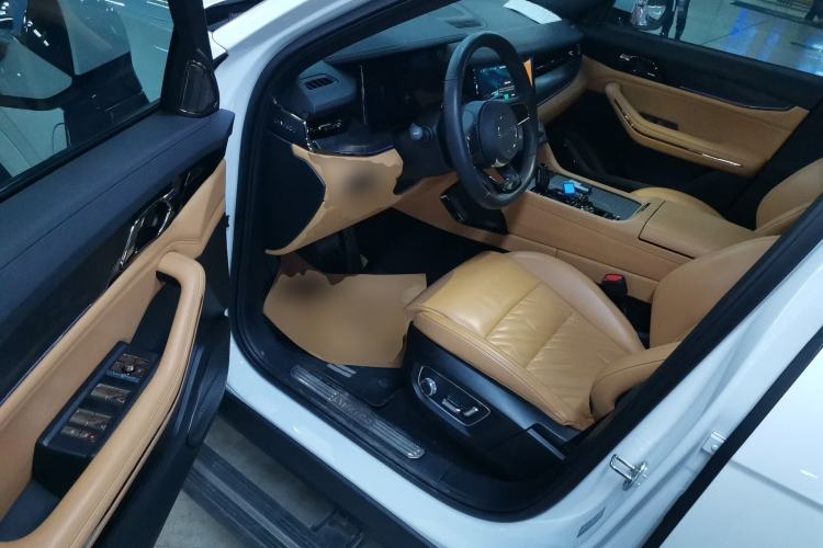 Used Lynk & Co 09 EM-P 2021 2.0T PHEV Halo Six-Seater Interior 3