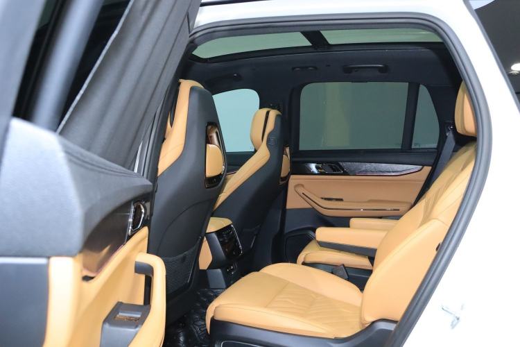 Used Lynk & Co 09 EM-P 2021 2.0T PHEV Halo Six-Seater Interior 3