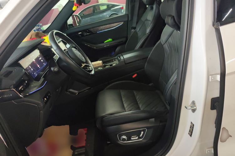 Used Lynk & Co 09 EM-P 2021 2.0T PHEV Halo Six-Seater Left Front Seat