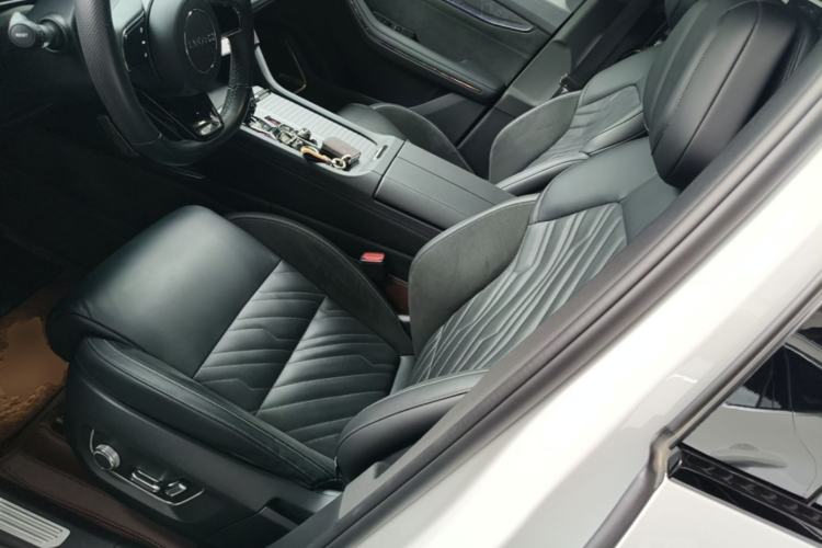Used Lynk & Co 09 EM-P 2021 2.0T PHEV Halo Six-Seater Left Front Seat