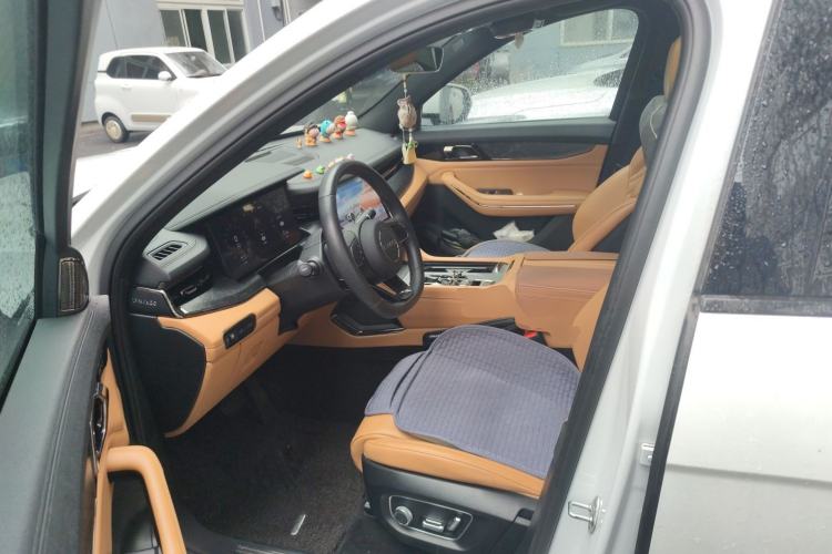 Used Lynk & Co 09 EM-P 2021 2.0T PHEV Halo Six-Seater Left Front Seat