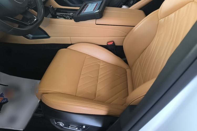 Used Lynk & Co 09 EM-P 2021 2.0T PHEV Halo Seven-Seater Left Front Seat