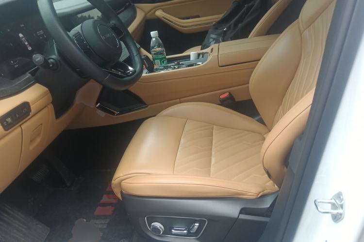 Used Lynk & Co 09 EM-P 2021 2.0T PHEV Halo Six-Seater Left Front Seat