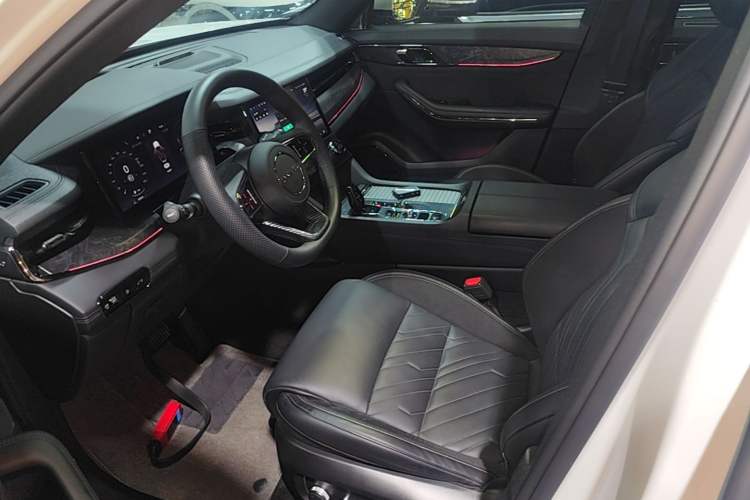 Used Lynk & Co 09 EM-P 2021 2.0T PHEV Halo Six-Seater Left Front Seat