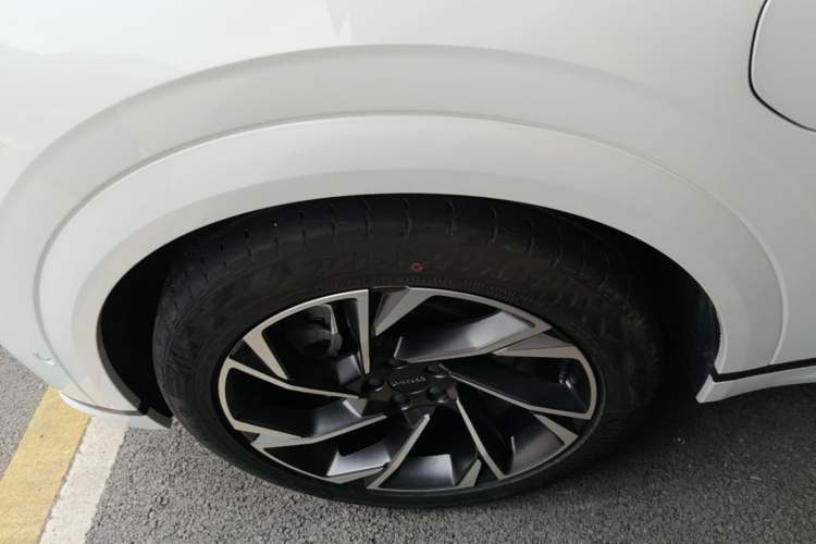 Used Lynk & Co 09 EM-P 2021 2.0T PHEV Halo Six-Seater Left Front Wheel Hub