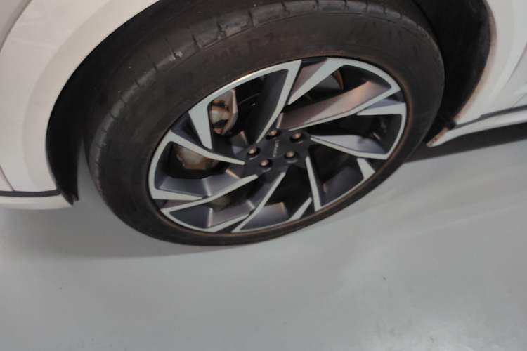 Used Lynk & Co 09 EM-P 2021 2.0T PHEV Halo Six-Seater Left Front Wheel Hub