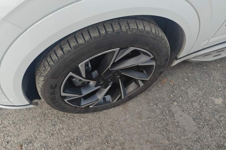 Used Lynk & Co 09 EM-P 2021 2.0T PHEV Halo Seven-Seater Left Front Wheel Hub