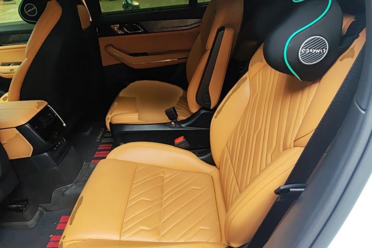 Used Lynk & Co 09 EM-P 2021 2.0T PHEV Halo Six-Seater Left Rear Seat