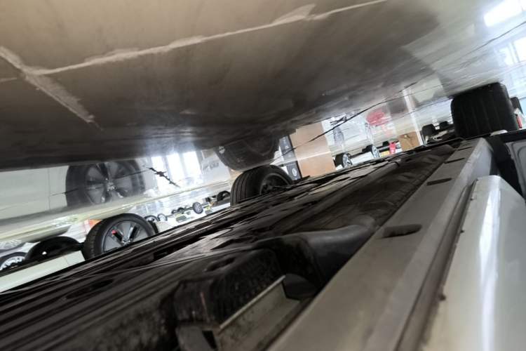 Used Lynk & Co 09 EM-P 2021 2.0T PHEV Ultra Six-Seater Left Side Sill