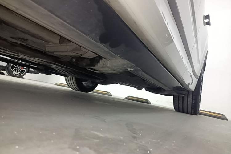 Used Lynk & Co 09 EM-P 2021 2.0T PHEV Ultra Six-Seater Left Side Sill