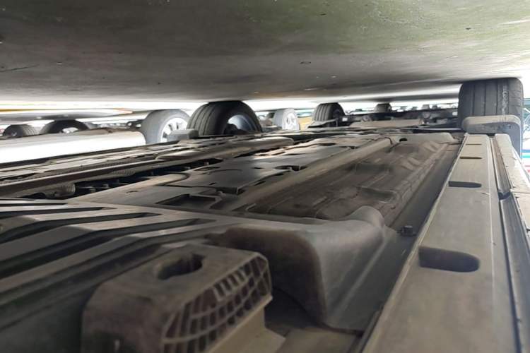 Used Lynk & Co 09 EM-P 2021 2.0T PHEV Halo Seven-Seater Left Side Sill