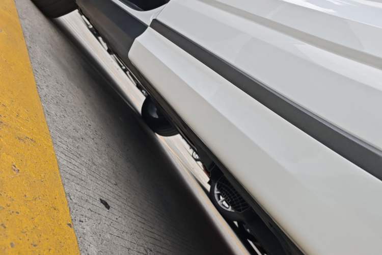 Used Lynk & Co 09 EM-P 2021 2.0T PHEV Halo Six-Seater Left Side Sill