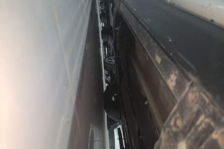 Used Lynk & Co 09 EM-P 2021 2.0T PHEV Ultra Six-Seater Left Side Sill