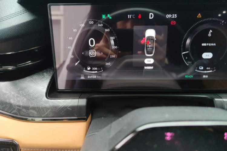 Used Lynk & Co 09 EM-P 2021 2.0T PHEV Halo Six-Seater Odometer Close Up