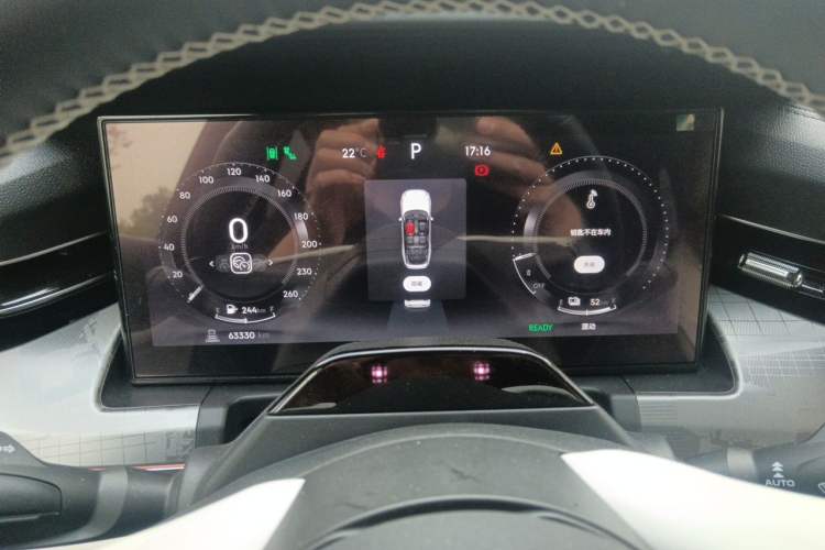 Used Lynk & Co 09 EM-P 2021 2.0T PHEV Ultra Six-Seater Odometer Close Up