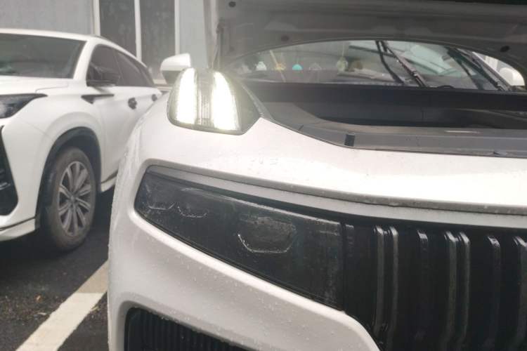 Used Lynk & Co 09 EM-P 2021 2.0T PHEV Halo Six-Seater Right Front Headlight