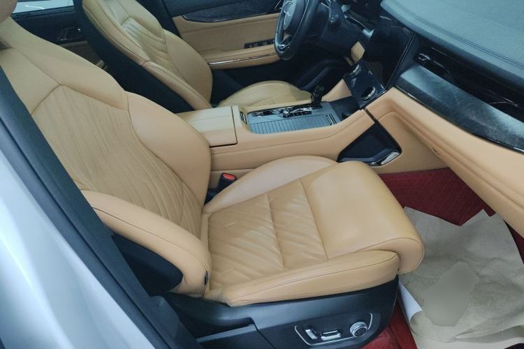 Used Lynk & Co 09 EM-P 2021 2.0T PHEV Halo Six-Seater Right Front Seat