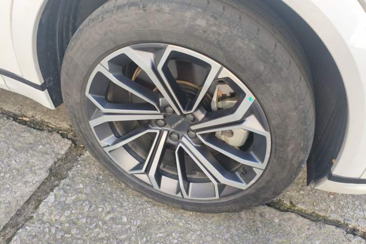 Used Lynk & Co 09 EM-P 2021 2.0T PHEV Halo Seven-Seater Right Front Wheel Hub