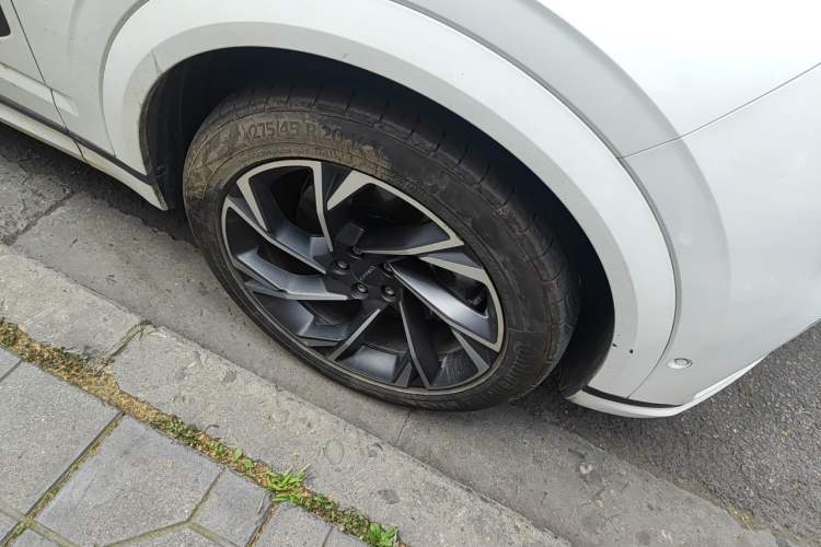 Used Lynk & Co 09 EM-P 2021 2.0T PHEV Halo Six-Seater Right Front Wheel Hub