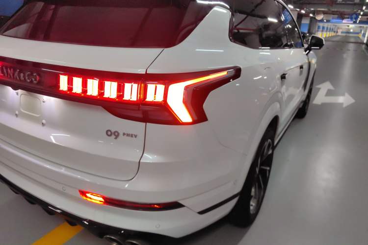 Used Lynk & Co 09 EM-P 2021 2.0T PHEV Halo Six-Seater Right Rear Taillight