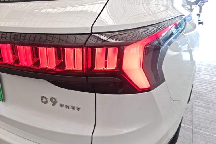 Used Lynk & Co 09 EM-P 2021 2.0T PHEV Ultra Six-Seater Right Rear Taillight