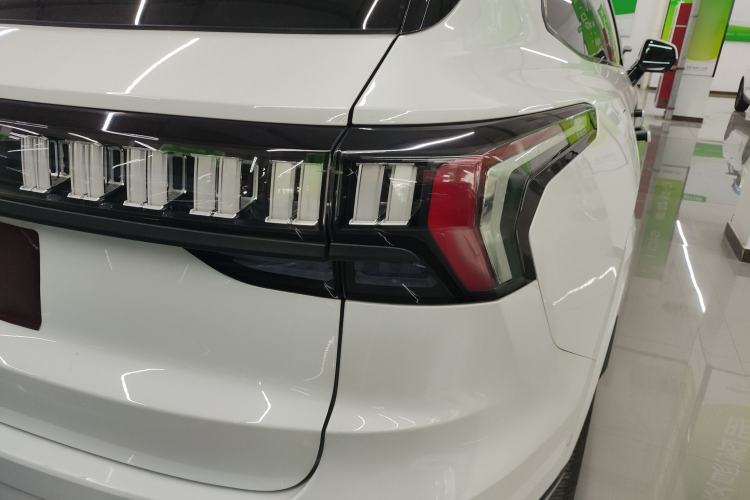 Used Lynk & Co 09 EM-P 2021 2.0T PHEV Halo Six-Seater Right Rear Taillight