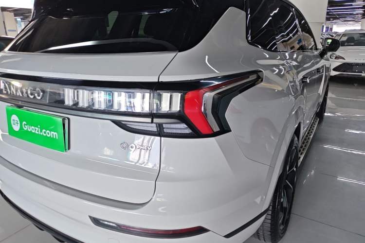 Used Lynk & Co 09 EM-P 2021 2.0T PHEV Halo Six-Seater Right Rear Taillight