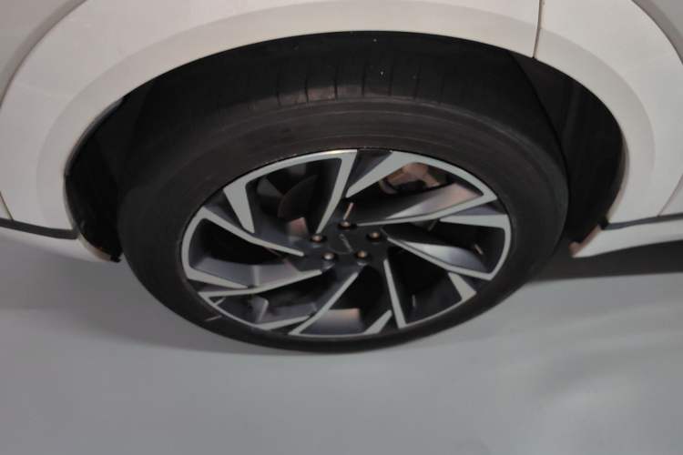 Used Lynk & Co 09 EM-P 2021 2.0T PHEV Halo Six-Seater Right Rear Wheel Hub