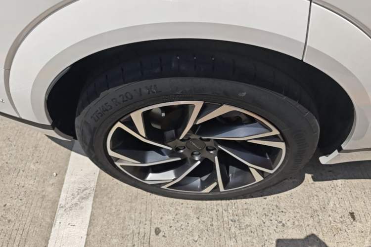 Used Lynk & Co 09 EM-P 2021 2.0T PHEV Halo Six-Seater Right Rear Wheel Hub