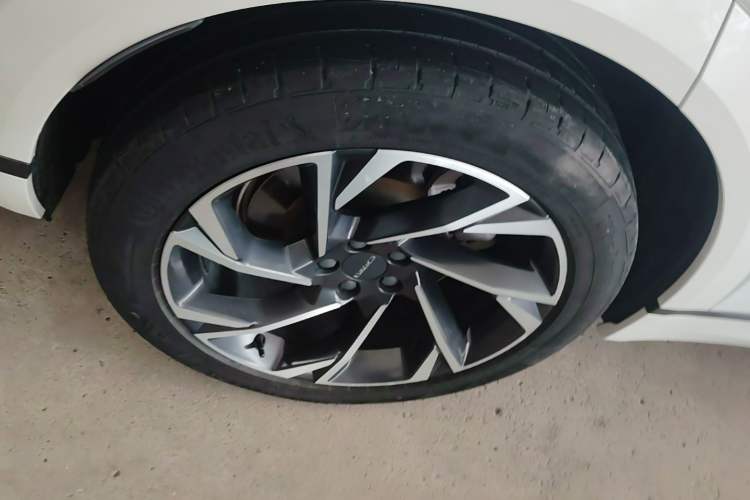 Used Lynk & Co 09 EM-P 2021 2.0T PHEV Halo Six-Seater Right Rear Wheel Hub