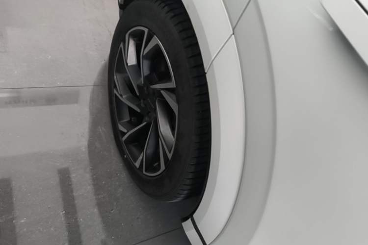 Used Lynk & Co 09 EM-P 2021 2.0T PHEV Halo Seven-Seater Right Rear Wheel Hub
